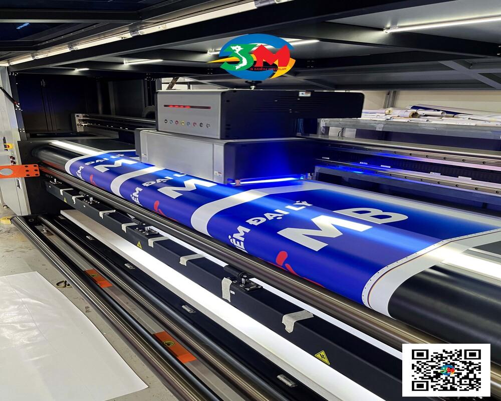 Ứng dụng in UV 2 mặt lên biển quảng cáo Ứng dụng in UV 2 mặt lên biển quảng cáo